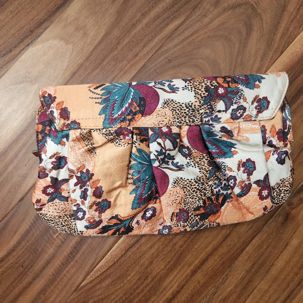 Aldo gorgeous clutch